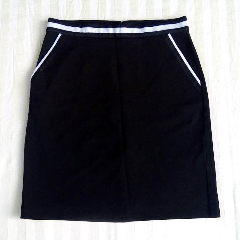 Joe Fresh Pencil Skirt with Pockets (size 6)